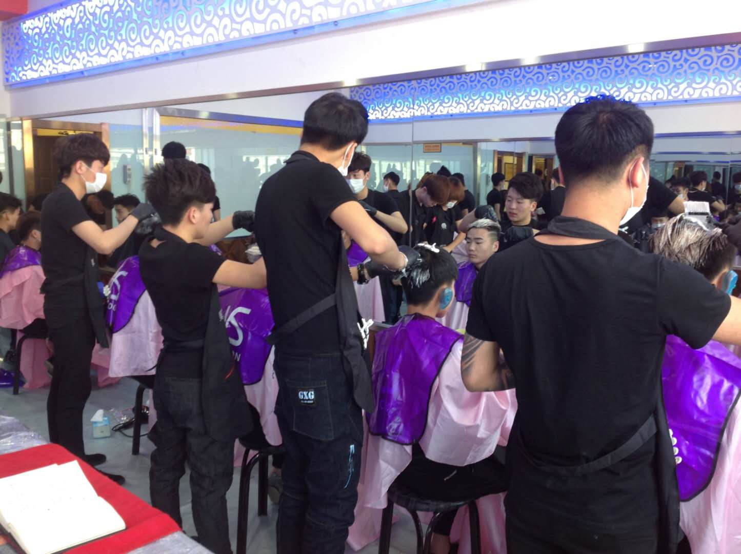 米兰体育- 米兰体育官方网站- 米兰体育APP下载美发培训学校推荐：长沙欧曼谛时尚美业学校